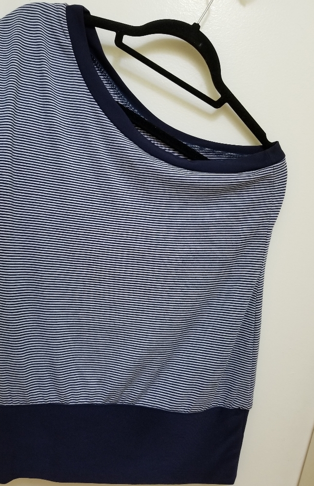 Blue top - Picture 4 of 4